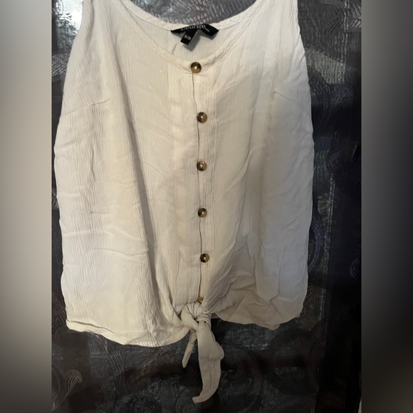 White button flowy top with tie - Picture 1 of 2